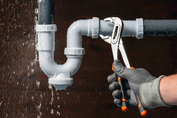 Professional Drain Cleaning technician working in Oakford, IN